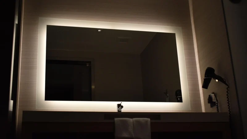 Duravit Happy D.2 Plus Lustro Z Oświetleniem Led 900x55mm Wersja Icon Wzór Organic (HP7486G0000)
